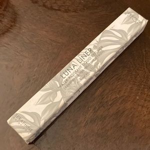 New! Luna Liner water-resistant liquid eyeliner - black